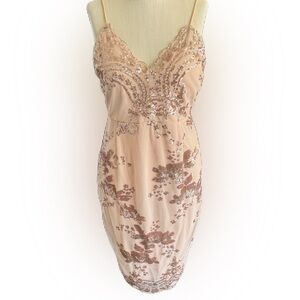 BNWT L’Atiste Sequin Lined Midi Dress With Back Zip Closure Blush. Size Large